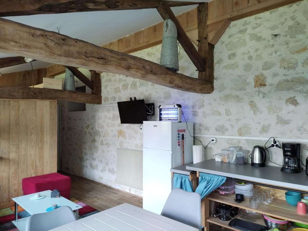 Boresse-et-Martron Chambre 2 A 4 Pers Gite Du Gardoir المظهر الخارجي الصورة